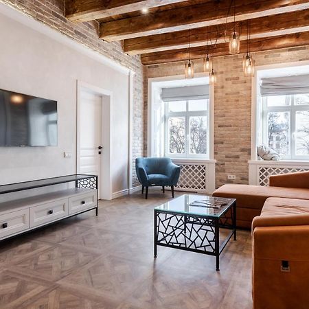 View On Rynok Square Apartments Львов Экстерьер фото