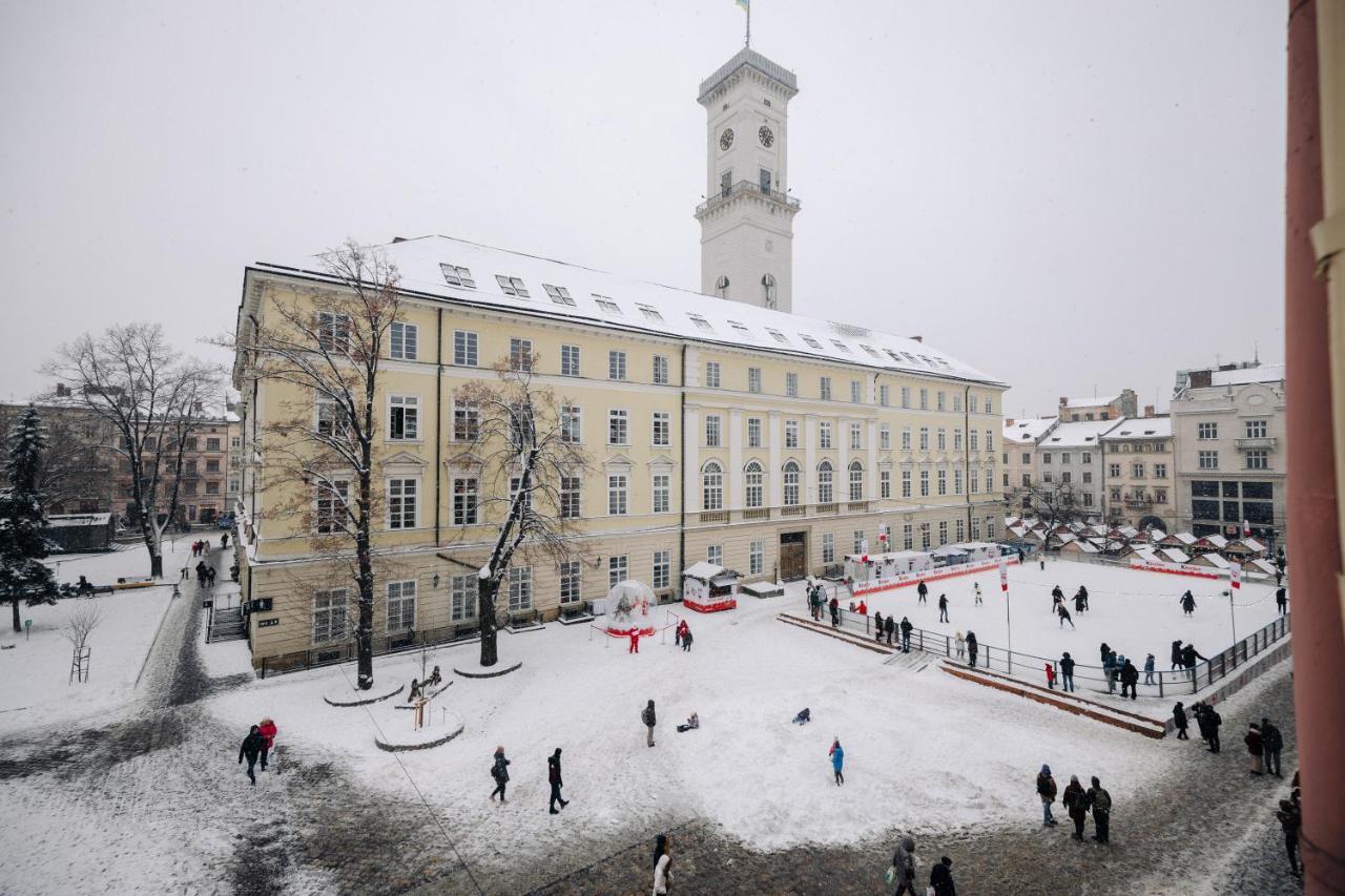 View On Rynok Square Apartments Львов Экстерьер фото